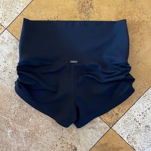 High waisted Mika booty shorts